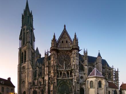Senlis Image