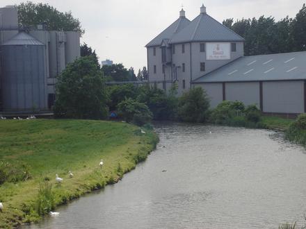 Gambar Ponders End