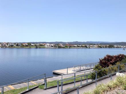 Varsity Lakes Image