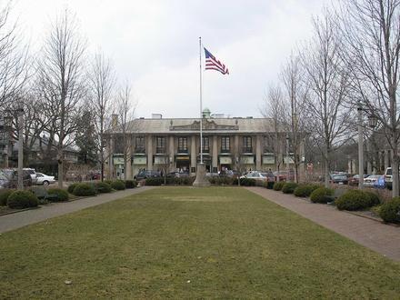 Lake Forest Image