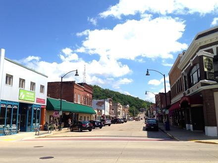 Richland Center Image