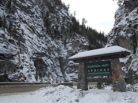 Radium Hot Springs Image